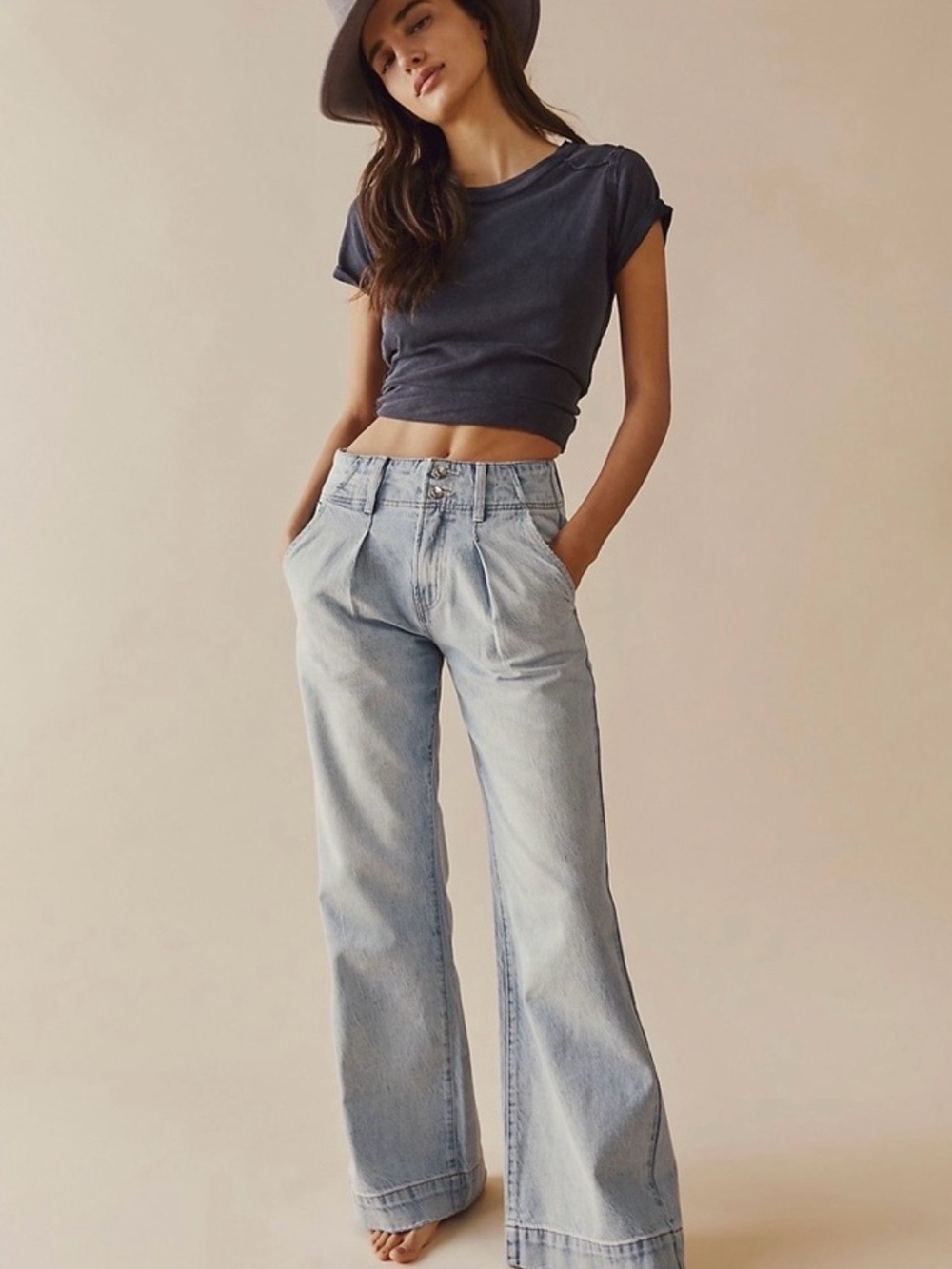 We The Free Super Slouch Distressed
Trouser Jeans Size 27